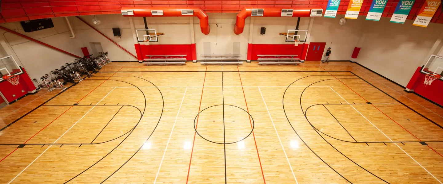 Bayer Y Gymnasium